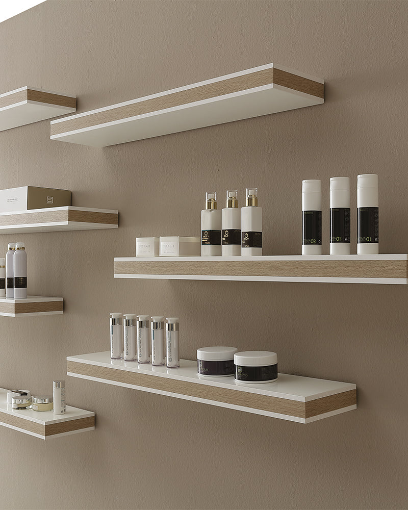 Stratos - White retail display shelf - Edge in oak wood pattern